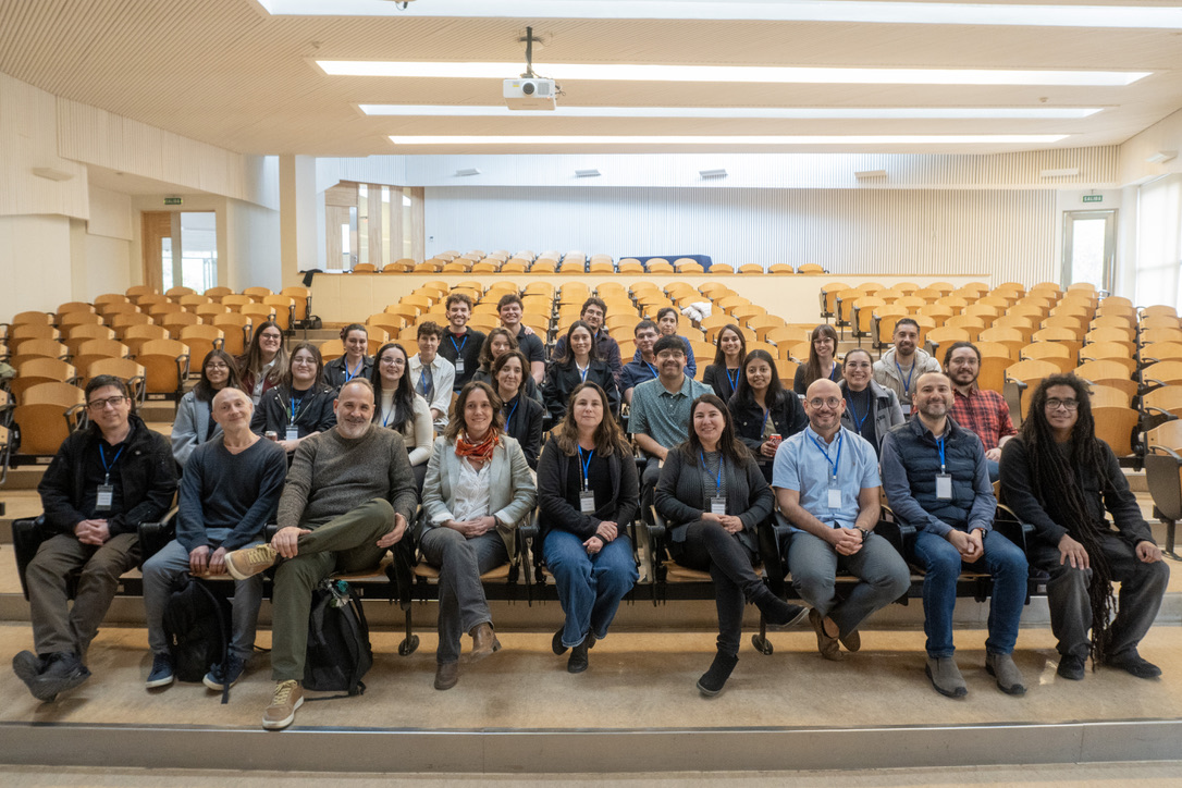 Participants at the international workshop on plant–microorganism interactions at Universidad Adolfo Ibáñez