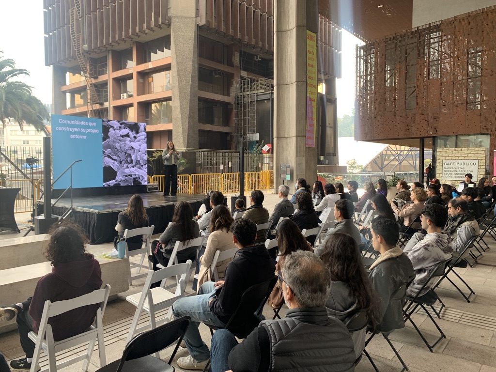 Public talk during the Maestra Naturaleza CAPES fair at GAM