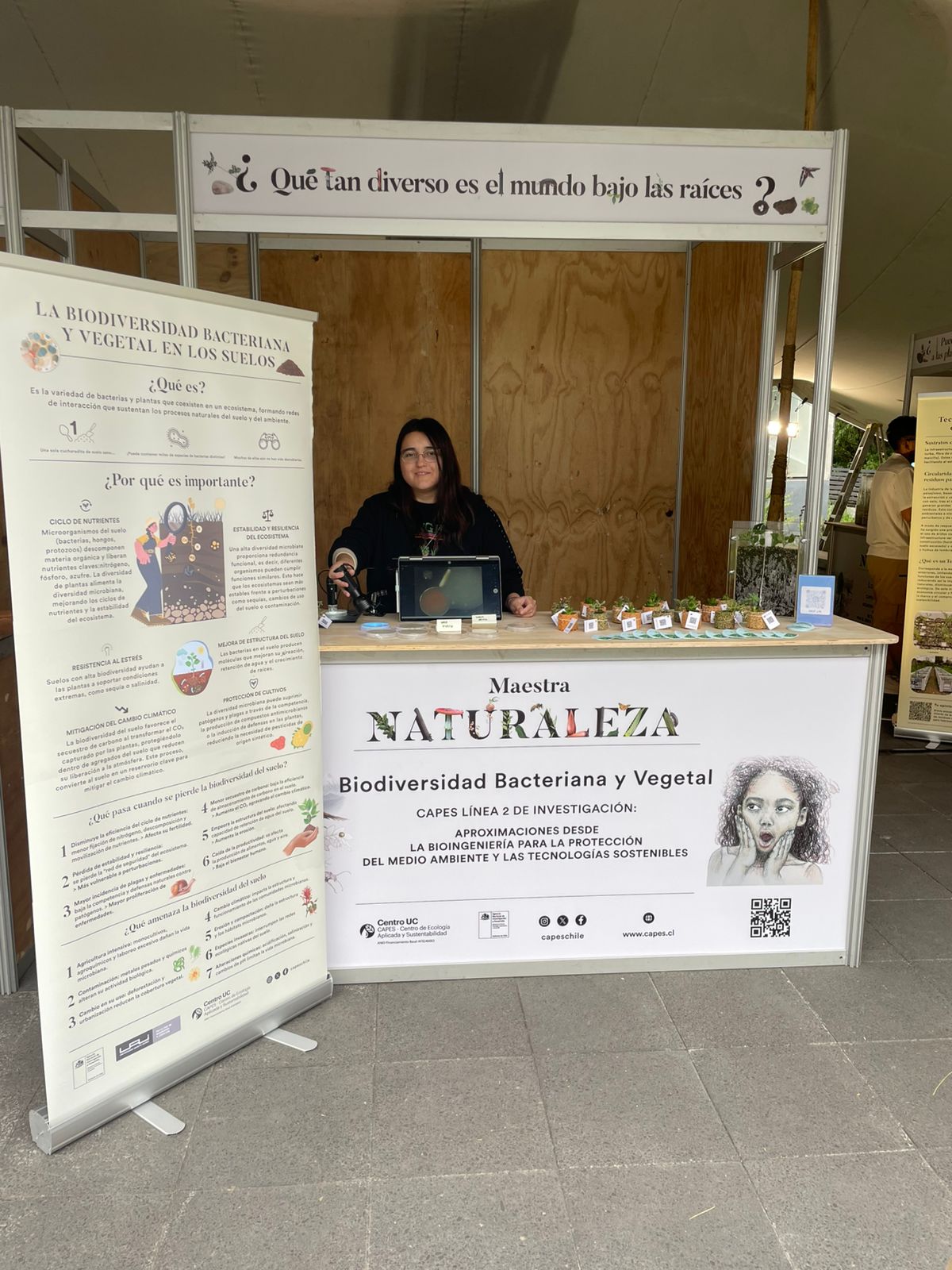 MJP Lab outreach stand at Territorios con Memoria in Villarrica